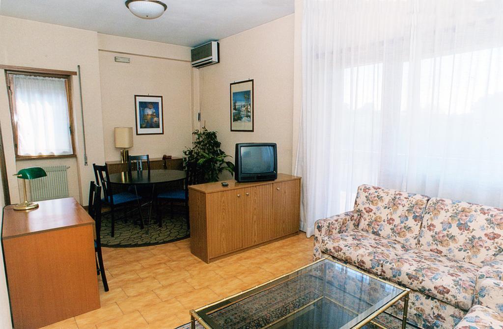 Eur Nir Residence Rome Bilik gambar